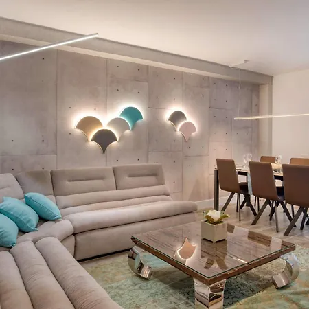 Penthouse On The First Line Apartment *