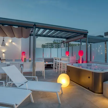 דירה Penthouse On The First Line *