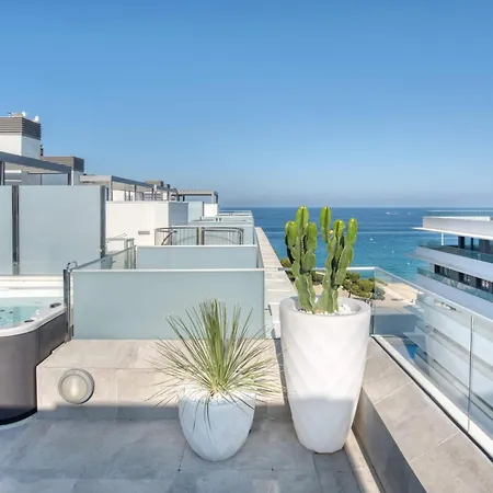 Penthouse On The First Line Apartment