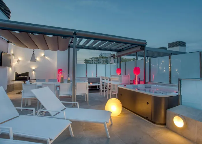 דירה Penthouse On The First Line *