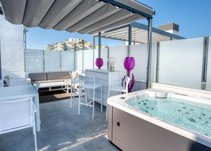 Penthouse On The First Line פלטחה ד'ארו